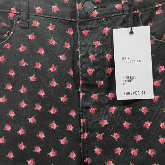 Forever 21 Black with Red Roses High-Rise Skinny-Fit Jeans Size 8 - Picture 4 of 8